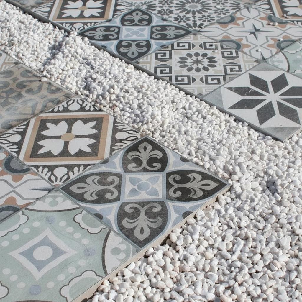 Losa Vetonek Mosaico sobre canto rodado blanco rosa