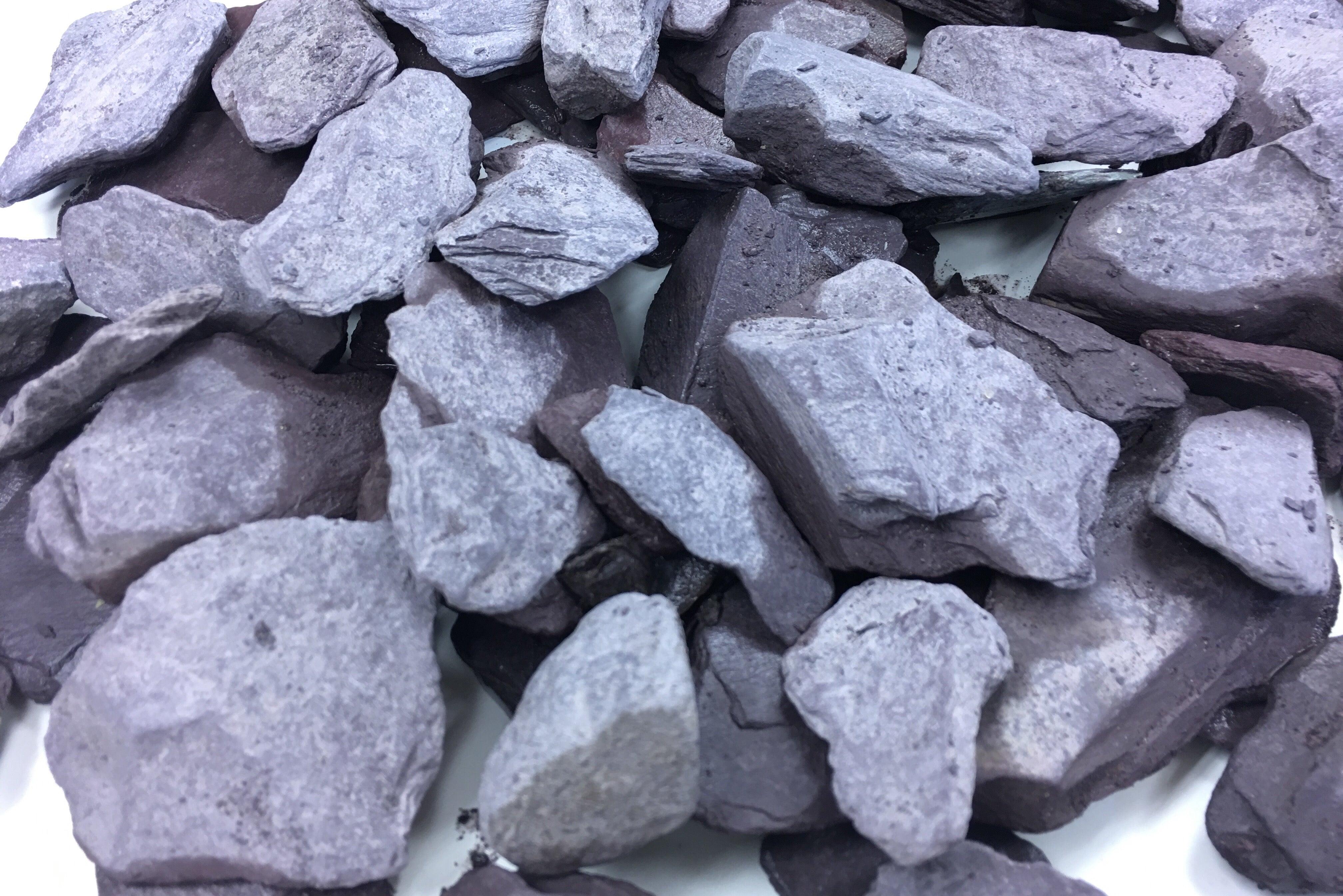 Pizarra triturada violeta perfecta para decoración de jardines y paisajismo natural