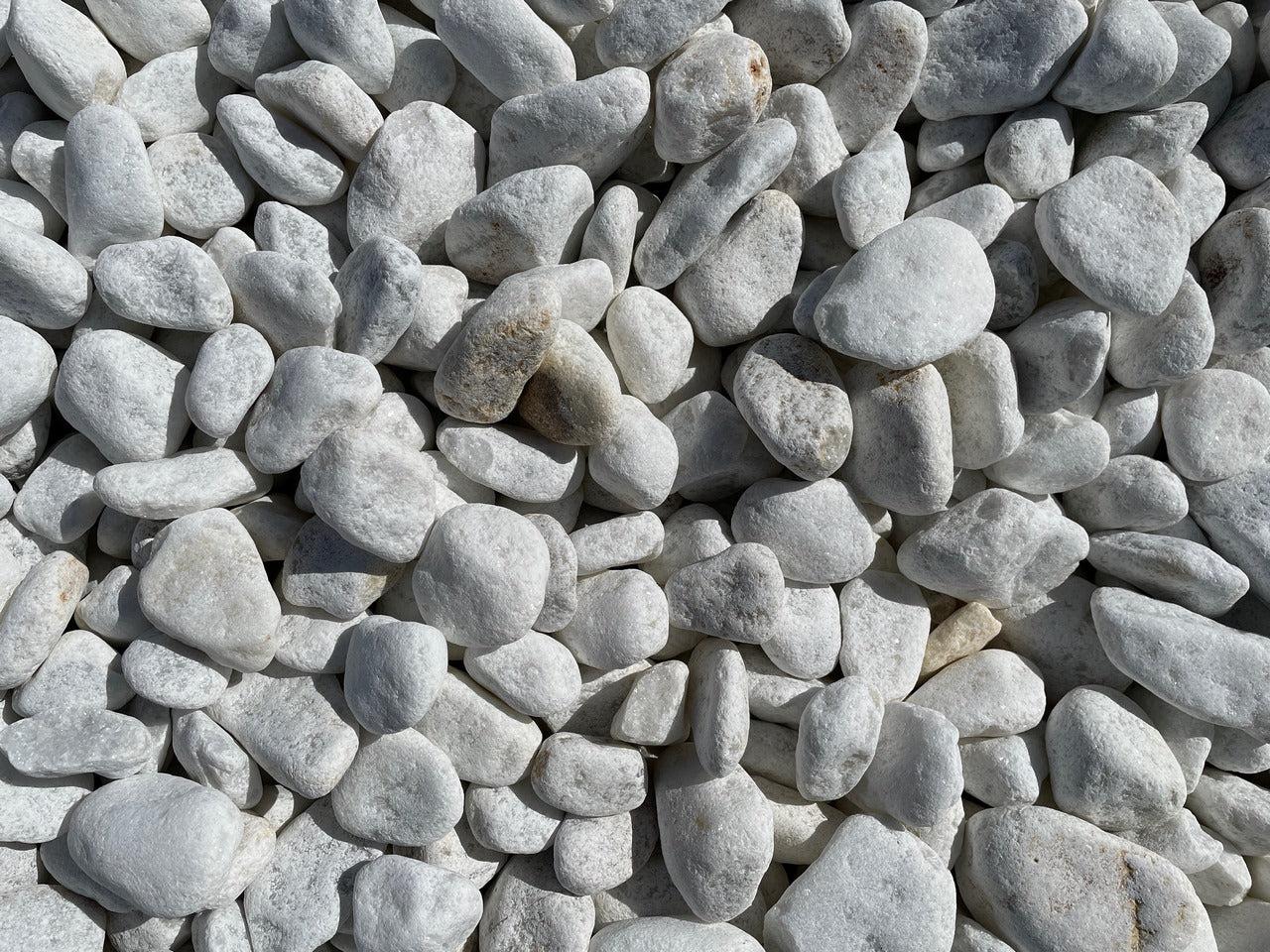 Canto rodado Blanco Macael Vetonek piedra jardin