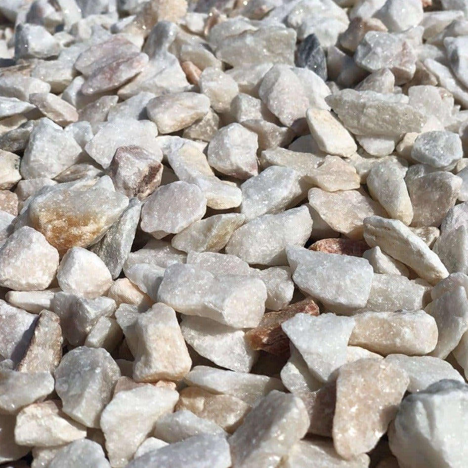 Grava Blanca Rosa Acabado Natural, Blanco, Caminos, Color Claro, Exclusivo, Grava Blanca, Grava Multicolor, Gravas, Gravas jardín, Piedra, Piedra acuarios, Piedra Blanca, Piedra jardin, Piedra para estabilizador de gravas, Piedras Blancas, Piedras Claras, Piedras con vetas, Piedras exclusivas, Piedras multicolor, Piedras Premium, Premium