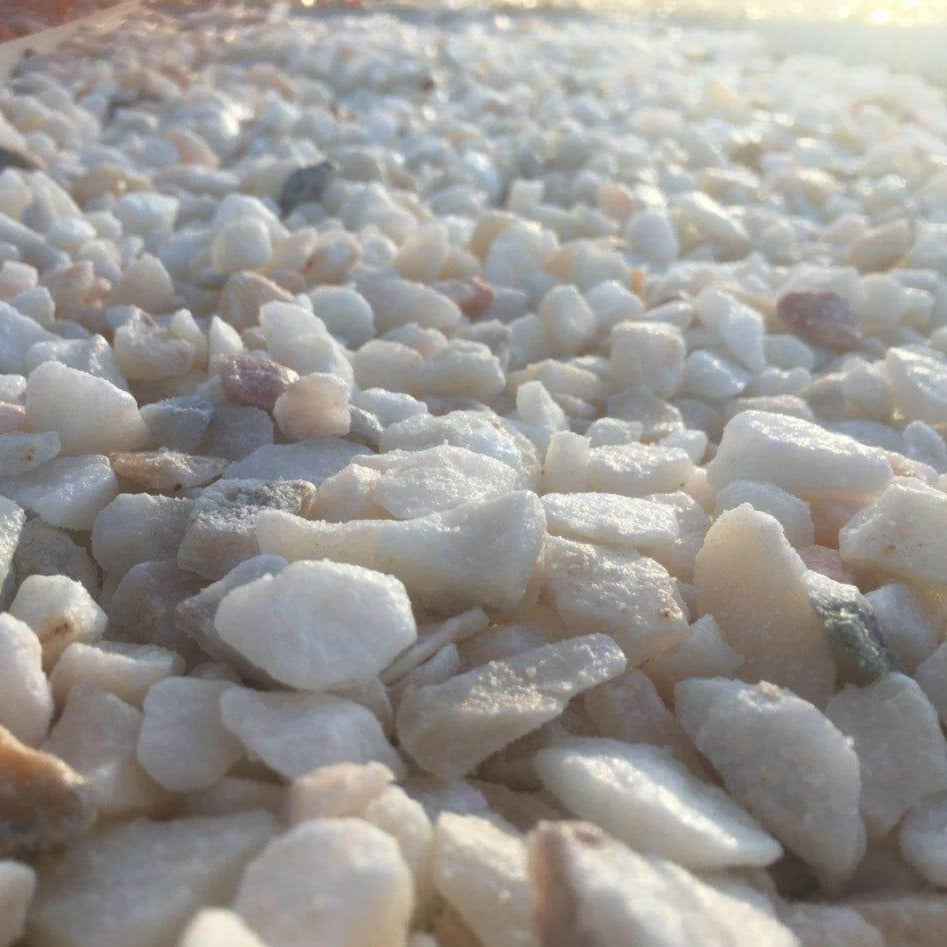 Grava Blanca Rosa Acabado Natural, Blanco, Caminos, Color Claro, Exclusivo, Grava Blanca, Grava Multicolor, Gravas, Gravas jardín, Piedra, Piedra acuarios, Piedra Blanca, Piedra jardin, Piedra para estabilizador de gravas, Piedras Blancas, Piedras Claras, Piedras con vetas, Piedras exclusivas, Piedras multicolor, Piedras Premium, Premium