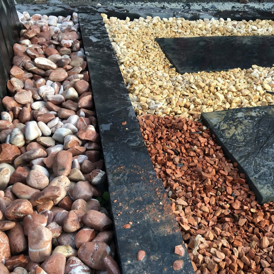 Bordillo Pizarra separador, piqueta o bordura de pizarra jardin Acabado Natural, Antideslizante, Aspecto Monocolor, Barato, Bordillos, Caminos, Colores Negros, Colores Oscuros, Espacio exterior, Espacio público, Exclusivo, Exteriores, Jardin, Piedra, Piedra natural, Piquetas, Pizarra, Senderos, Top Ventas, Vallas