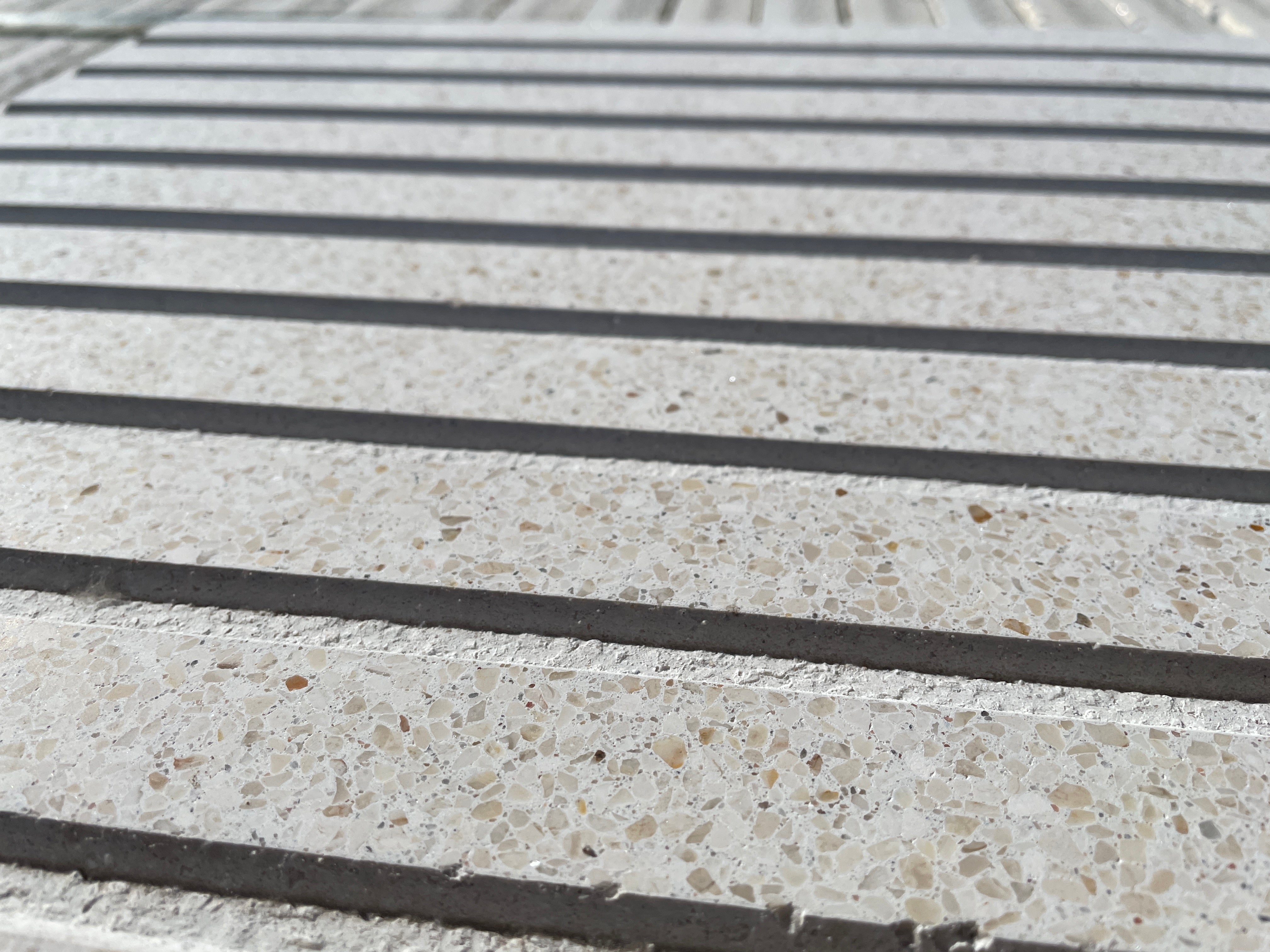 Losa rectangular Vetonek ideal para decoraciones de jardines y paisajismo natural.