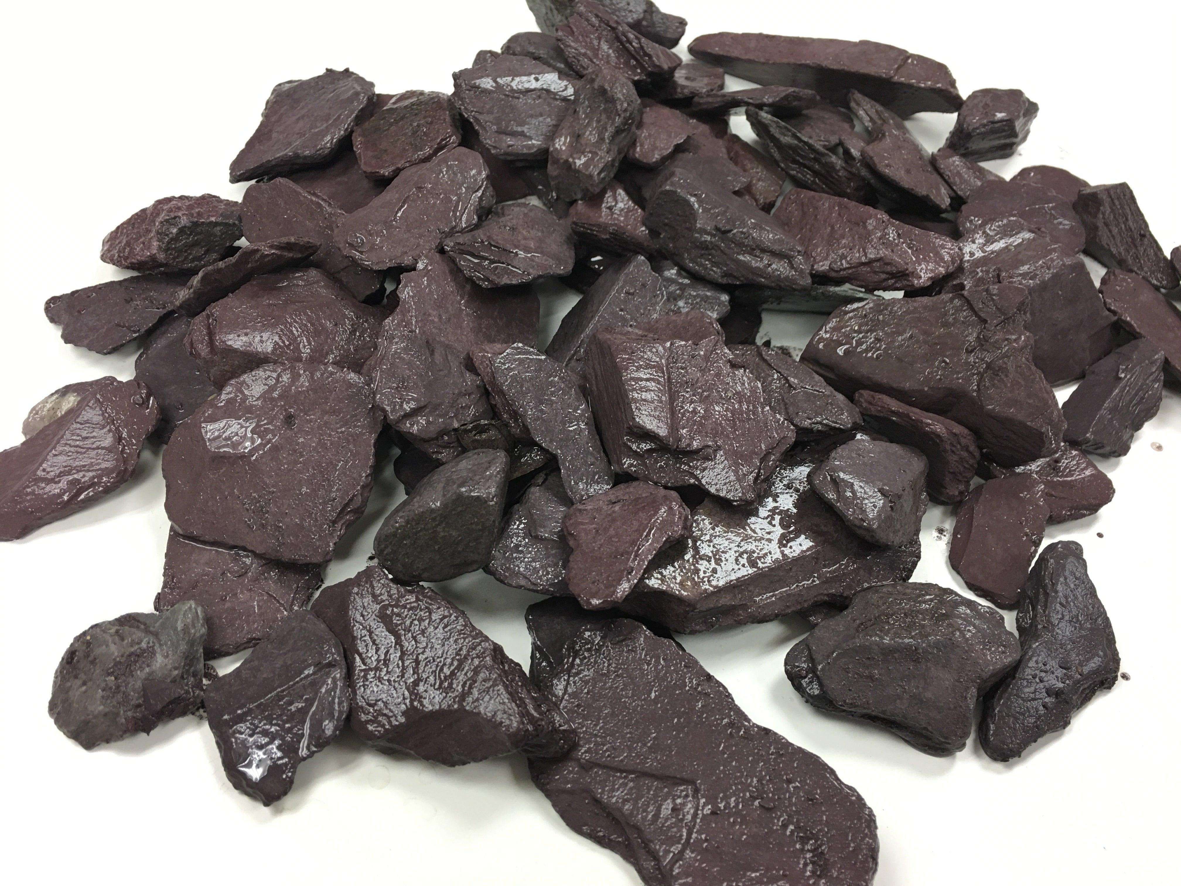 Pizarra triturada violeta perfecta para decoración de jardines y paisajismo natural