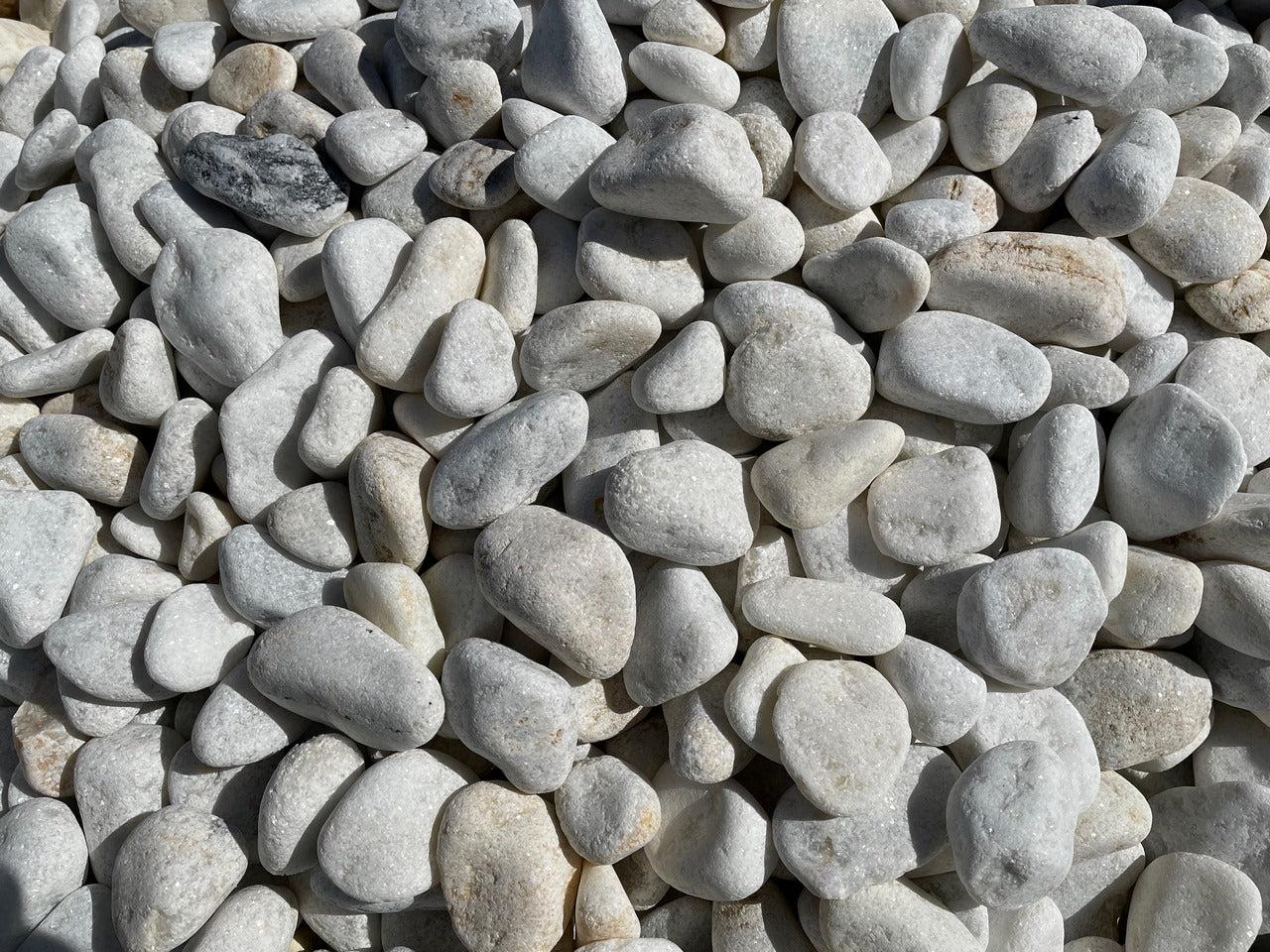 Canto rodado Blanco Macael Vetonek piedra jardin