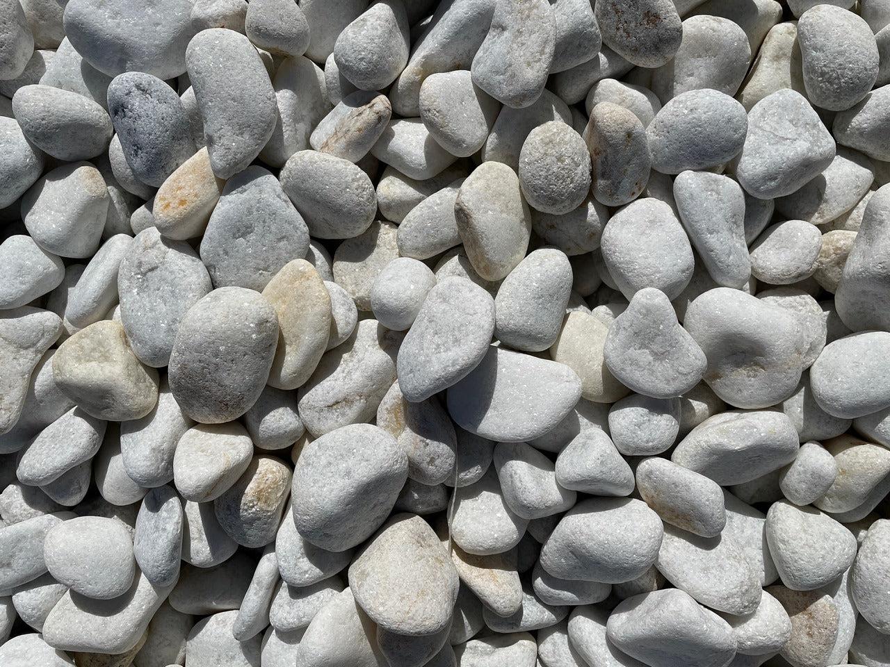 Canto rodado Blanco Macael Vetonek piedra jardin